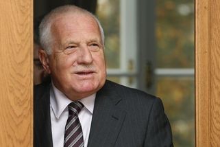 Václava Klause do Krkonoš vezli přímo policisté - Novinky